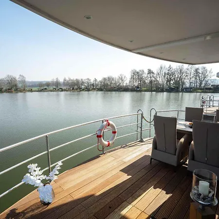 Holiday home Floatinghouse Auszeit - Lp2 Hoexter