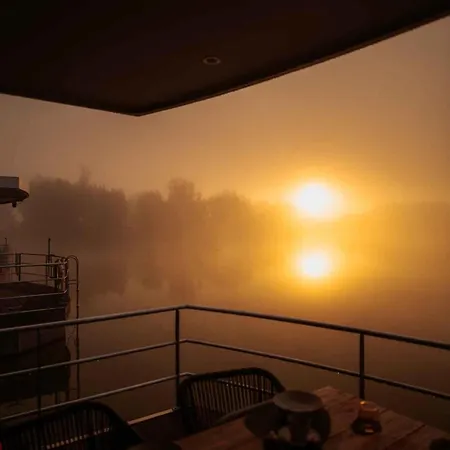 Prázdninový dům Floatinghouse Auszeit - Lp2